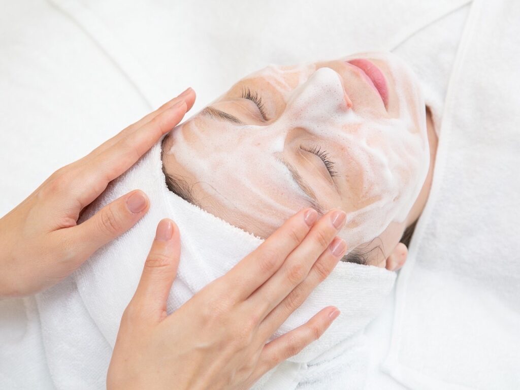 
毛穴ケア専門サロンPOALEポアレの毛穴ケア施術の流れクレンジング洗顔